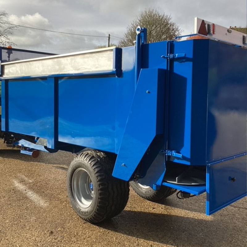 manure-woodchip-compost-spreader-vine-equip-ltd